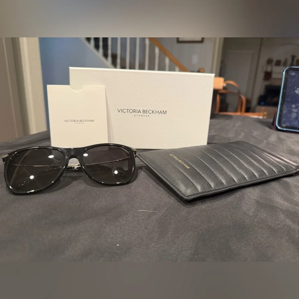 Victoria Beckham VB636S Sunglasses Black with Silver Hardware FULL INCLUSION